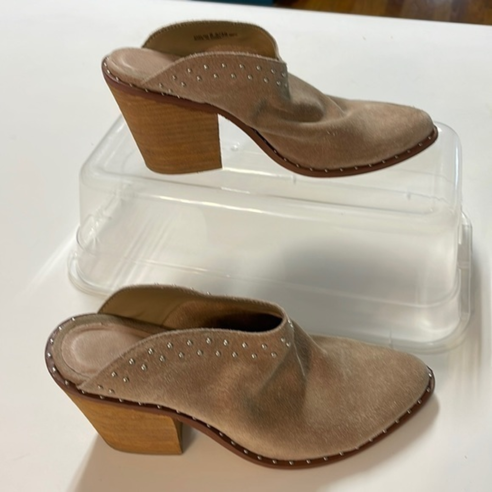 Chinese Laundry tan suede booties size 8 1/2 women’s‎